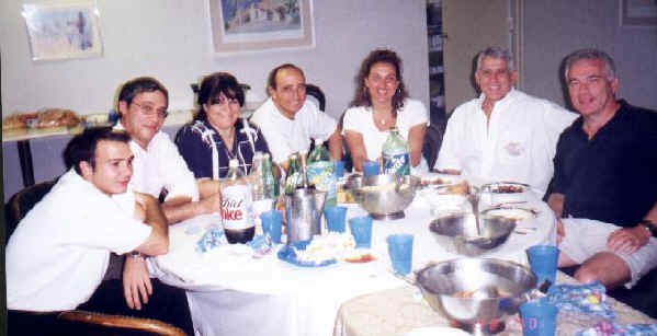lgRina&Groupe 2.jpg (39947 bytes)