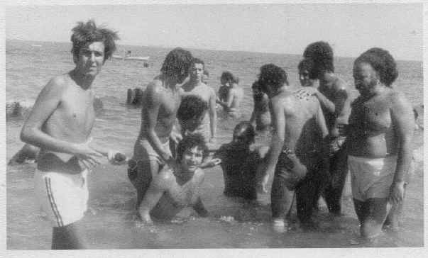 DANS L'EAU.....jpg (109372 bytes)