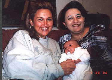 Isa&Moi&Nao1.jpg (24090 bytes)