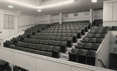 cinerexsalle1.jpg (65196 bytes)