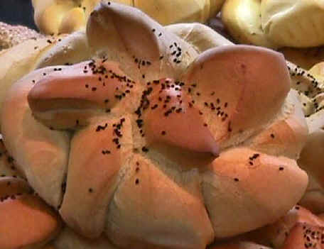 bread3.jpg (46141 bytes)
