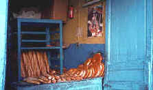 breadstore.jpg (13569 bytes)