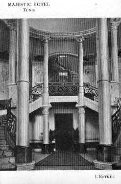 hall majestic.hqx (25989 bytes)