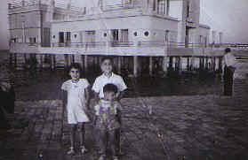 ma famille.jpg (15512 bytes)